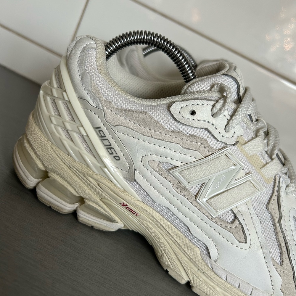 New Balance 1906D Protection Pack White & Cream Sneakers - Picture 2 of 8